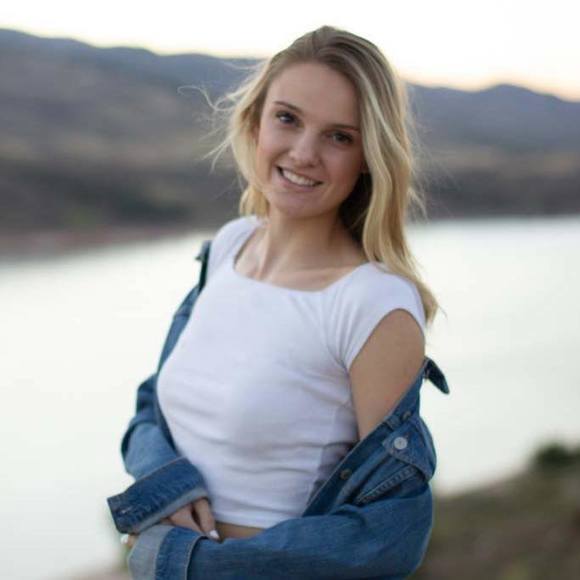 Meet your Posher, Claudia - Picture 1 of 4